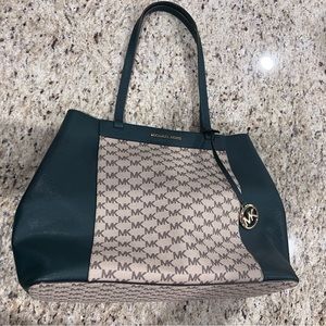 Large tote brand new never worn